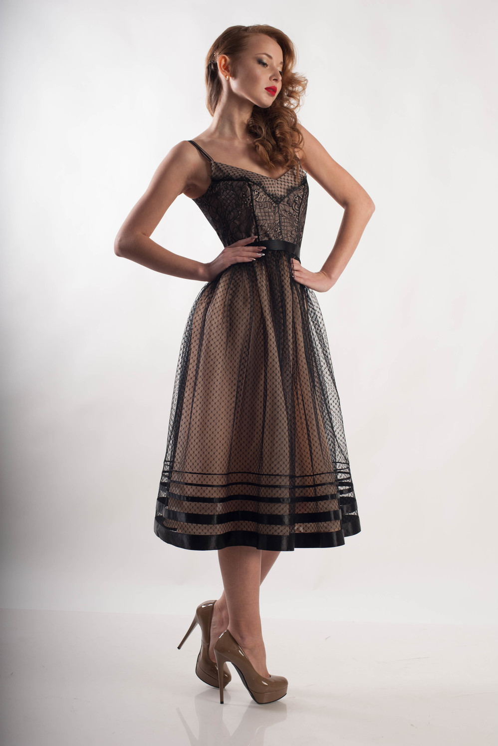 Вечернее платье с высоким сексуальным разрезом Платье Габриэль 25 000 руб