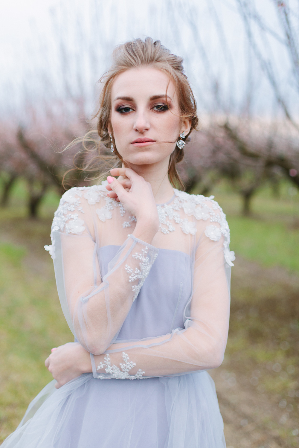 Нежнейшее платье ледяного оттенка с изящной вышивкой Платье Кристл 30 000 руб